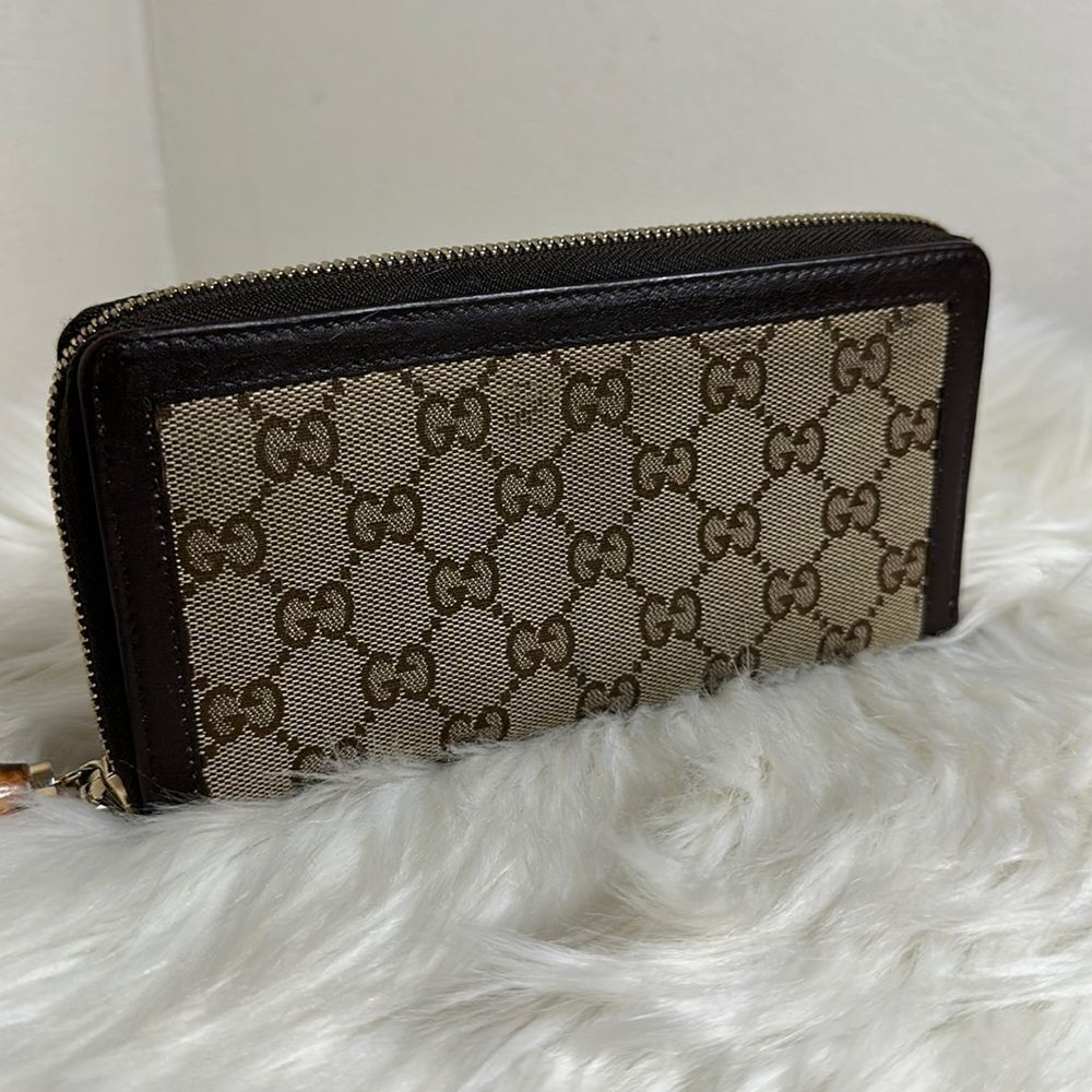 💯Authentic Gucci Zipped Long Wallet 🍀